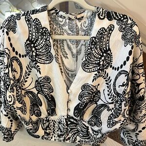 Black and cream retro look blouse L